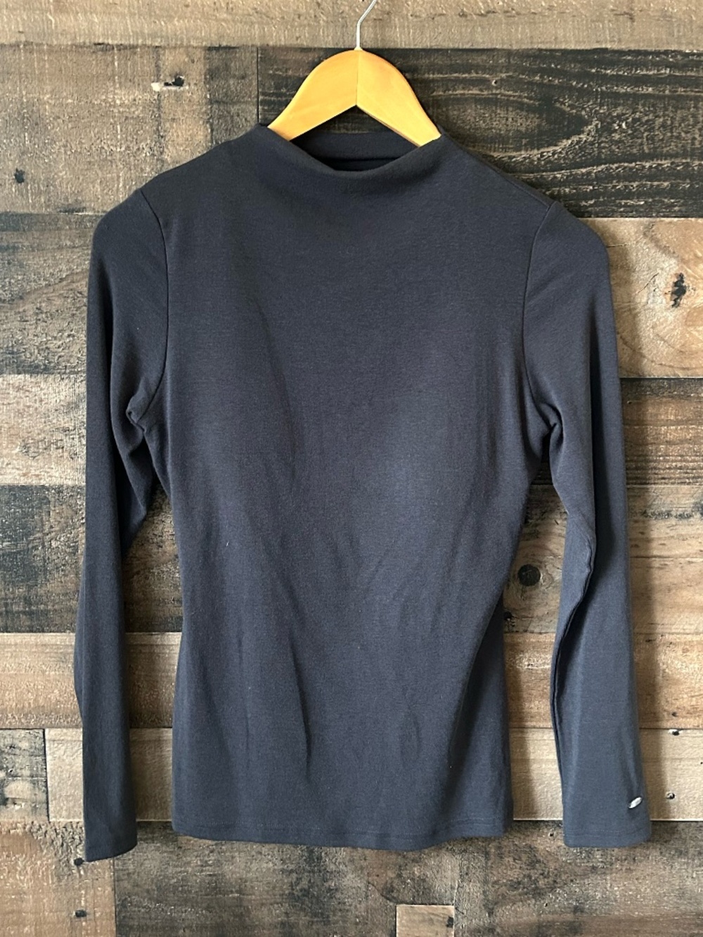 OGL Move Ruched Side Stretch Top Charcoal Gray Sz M NWOT Minimalist Comfy Office
